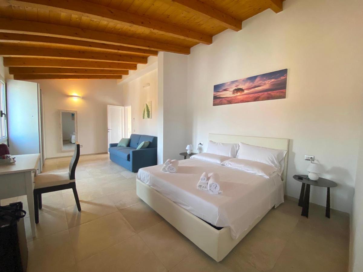 Punto Zero Rooms San Teodoro  Exteriör bild