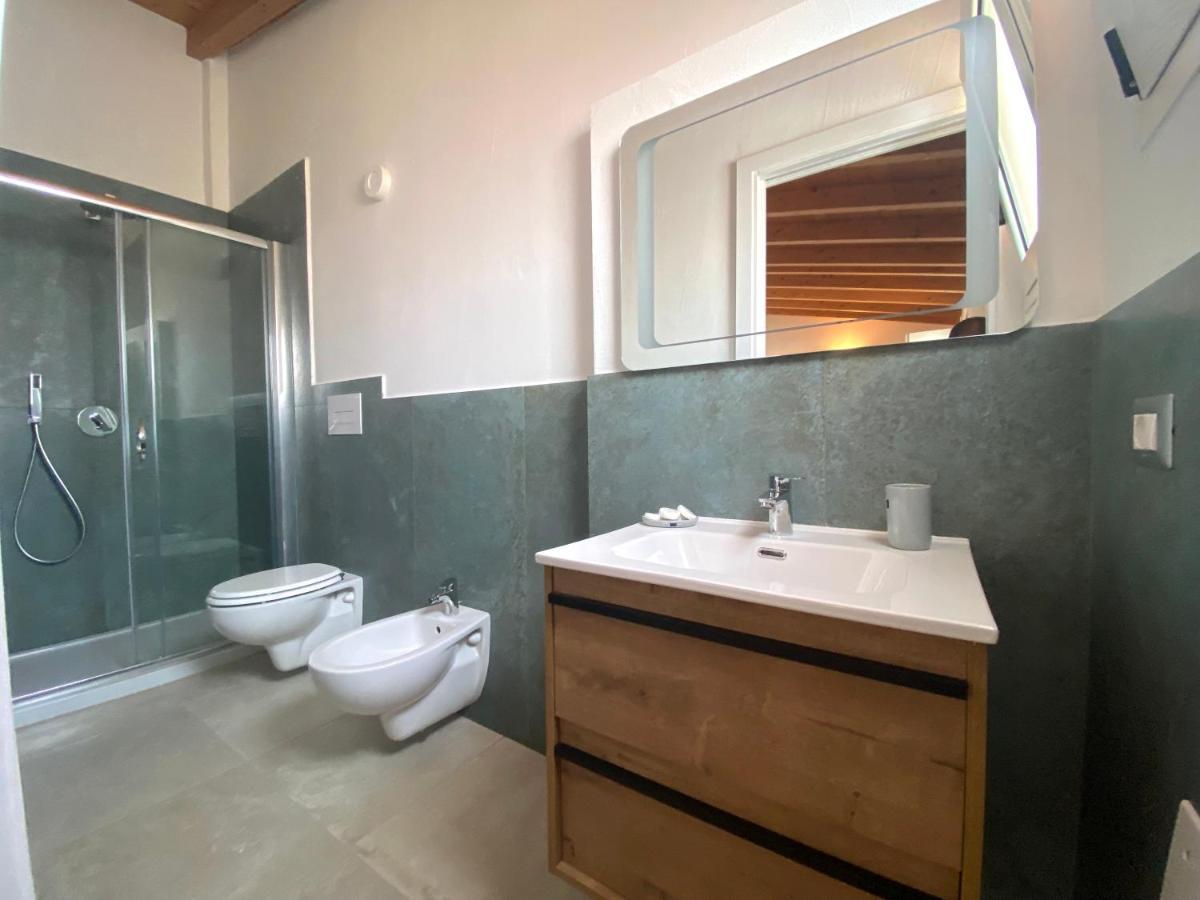 Punto Zero Rooms San Teodoro  Exteriör bild